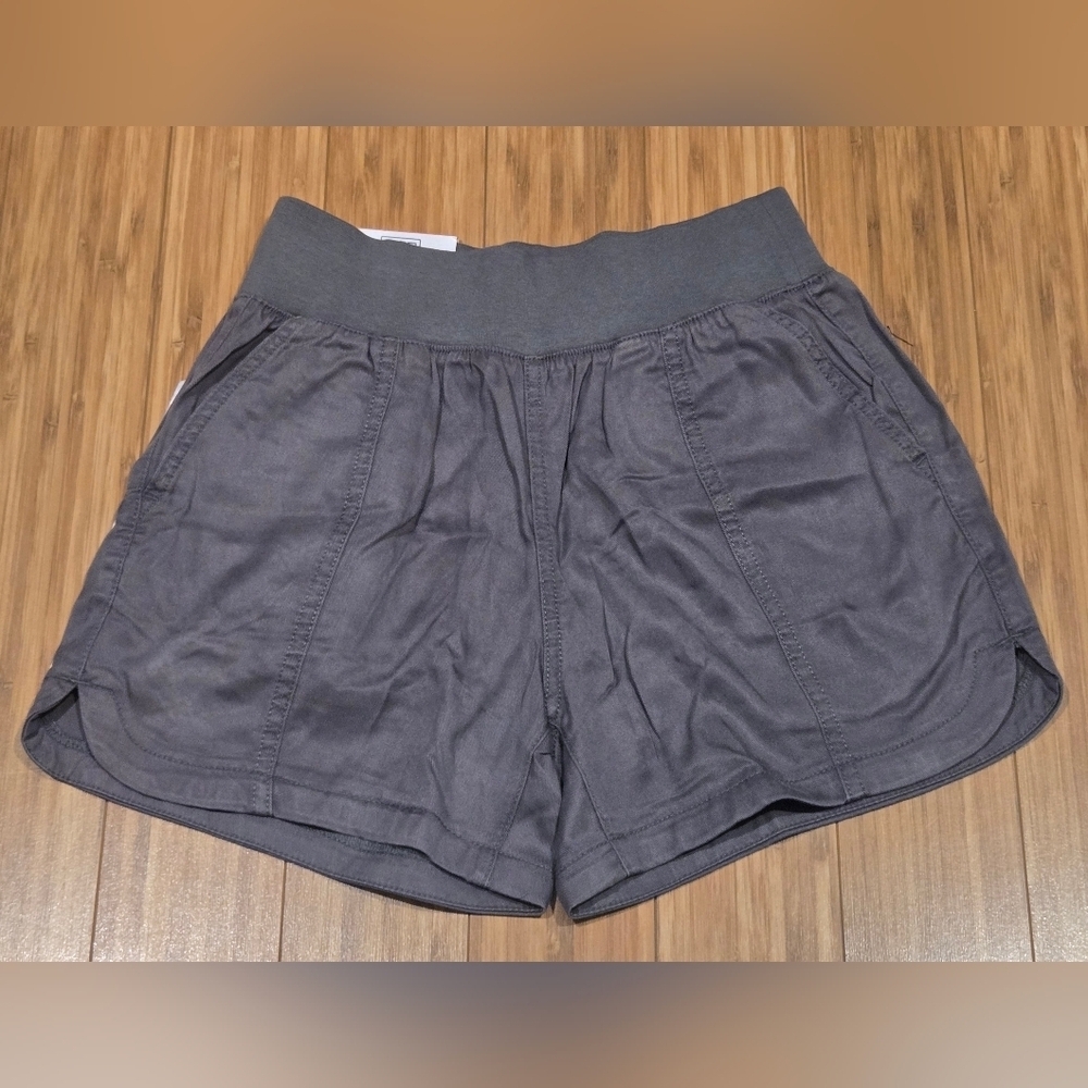 NWT Members Mark Women's Green Tencel Shorts